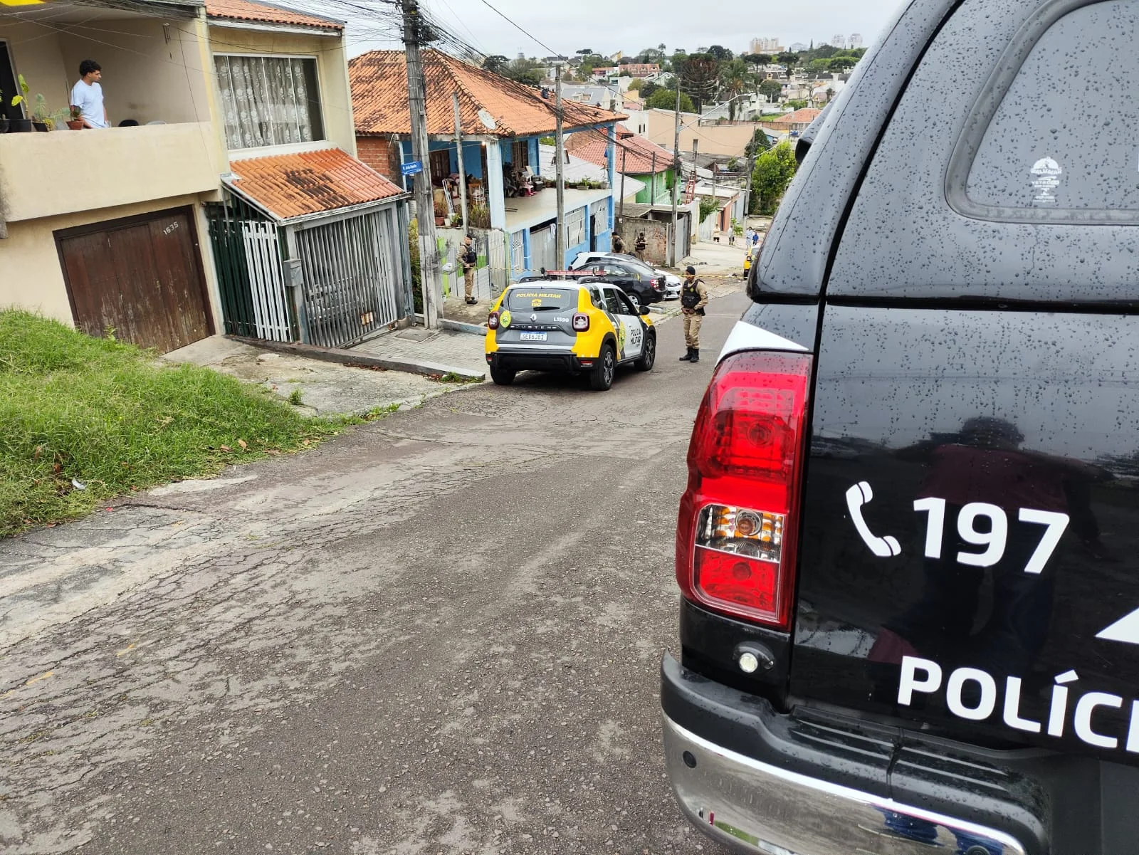 MEGA OPERAÇÃO POLICIAL CUMPRE 12 MANDADOS DE BUSCA NO BAIRRO PAROLIN, EM CURITIBA