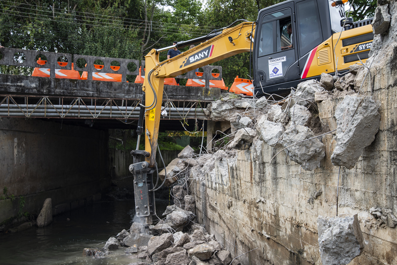 Prefeitura inicia obras de reconstrução do muro de contenção no Córrego Vila Formosa, no Fazendinha
