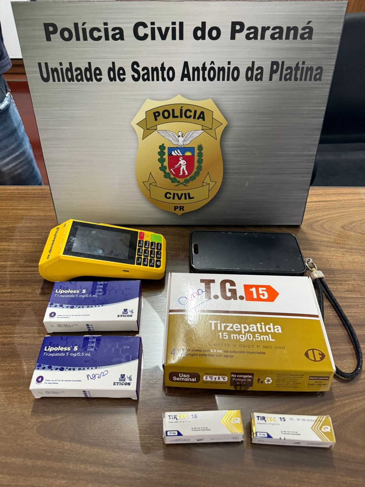 Mãe e filha são presas por vender ilegalmente medicamentos para emagrecimento no Norte do Paraná