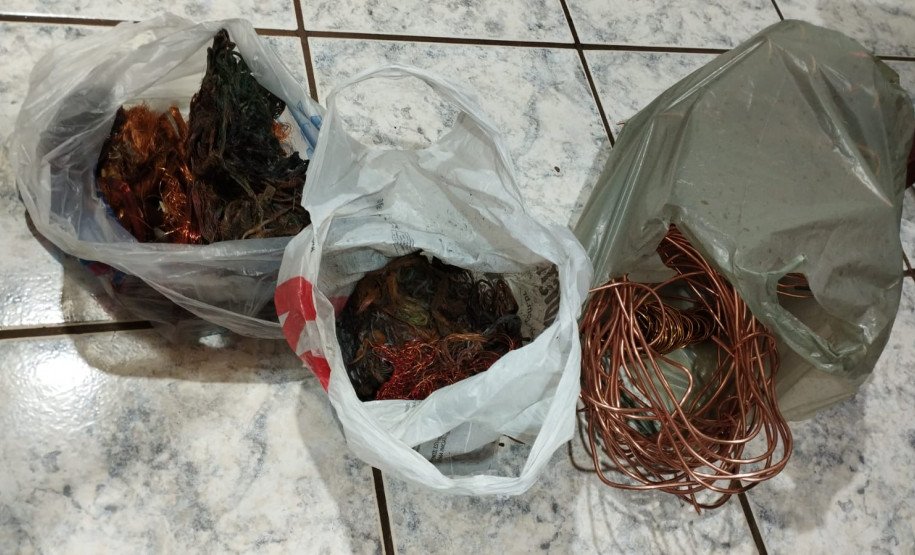 PCPR, PMPR e GCM prendem dois e apreendem mais de 3 kg de fios de cobre em Ibiporã