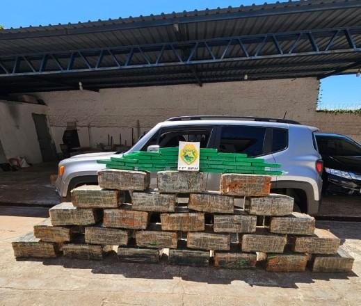 PM apreende mais de 530 kg de maconha e detém motorista após perseguição na PR-317