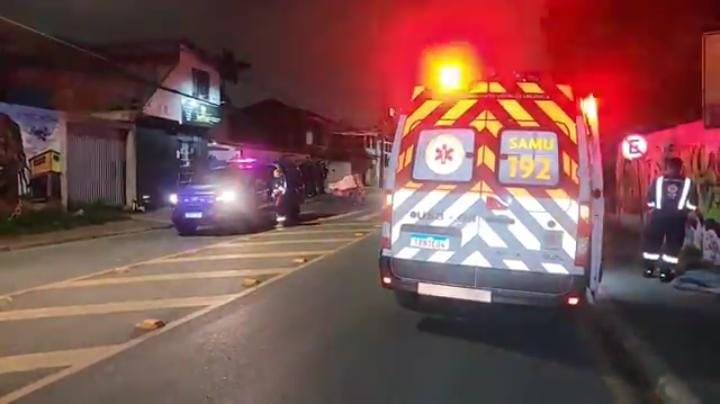 Repórter ajuda a acionar socorro a homem que passou mal no bairro Parolin, em Curitiba