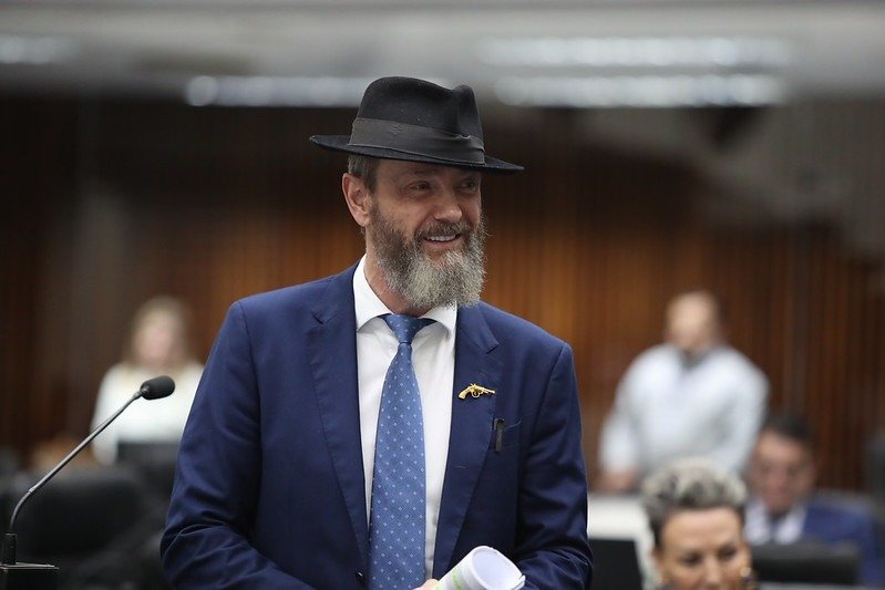 Deputado Delegado Tito Barichello reforça defesa feminina com liberação de spray de pimenta