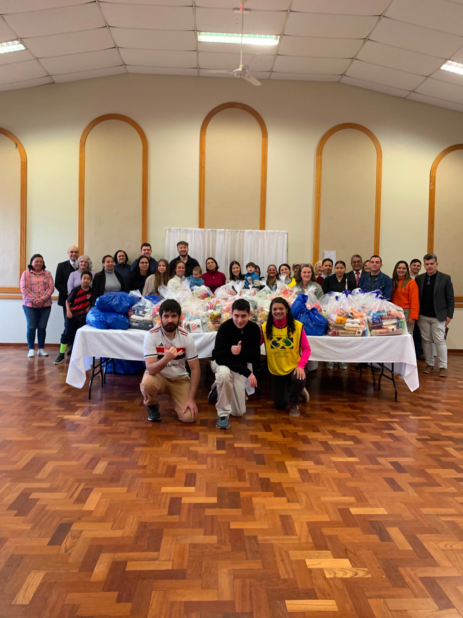 Solidariedade e acolhimento no projeto mãos que ajudam em Campina Grande do Sul
